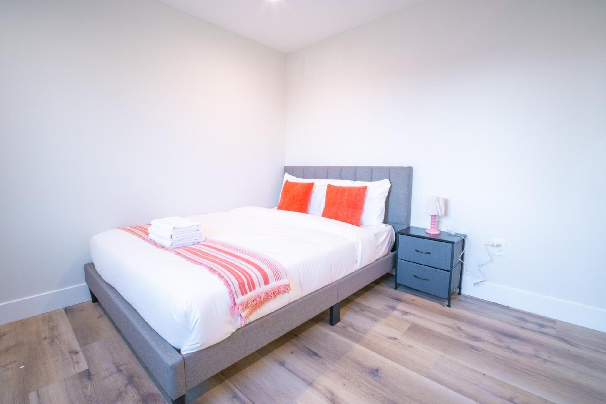 Modern Private Ensuite Room Near Usc — Photos 1